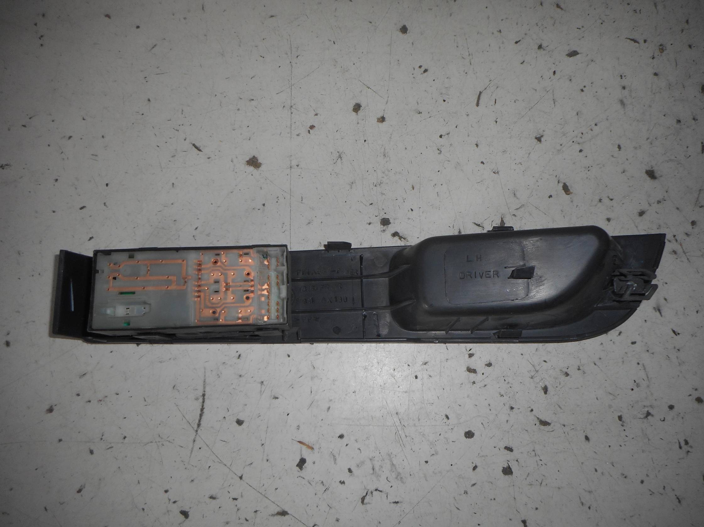 Interruttore alzacristalli porta ant.